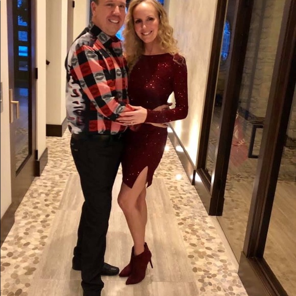 Sexy  Backless Metallic sparkle midi dress - Picture 6 of 6